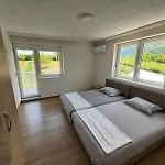 White Blazuj